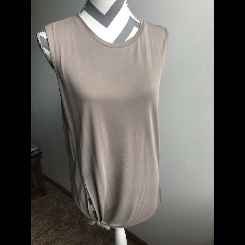 Tresics Long Brown Top
